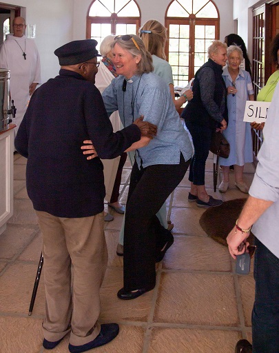 Wilma greeting "The Arch"